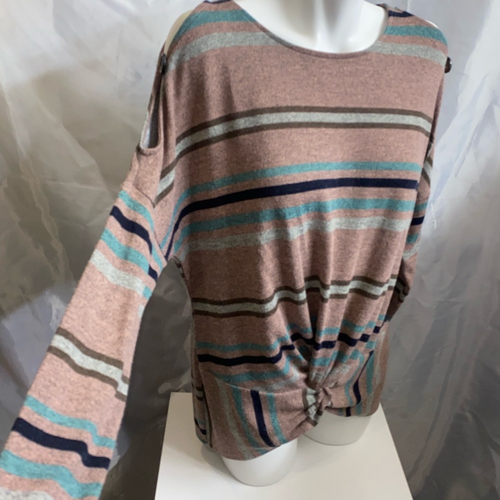 “BKE” Light Weight Sweater w/ Sexy Shoulder Sleeves Size Small